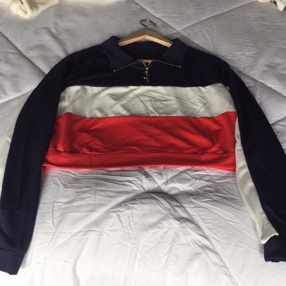 Sweater crop top ligné
